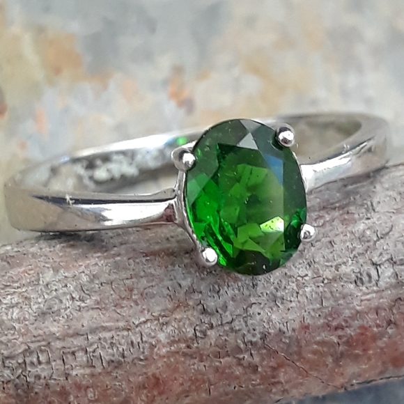 Green Chrome Diopside Ring - Picture 7 of 9